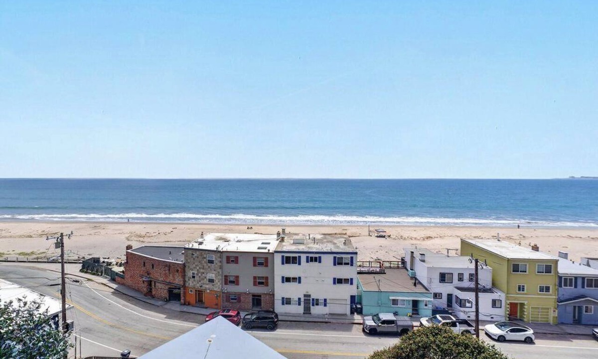 Rio del Mar Condo | Overlooking the Ocean!