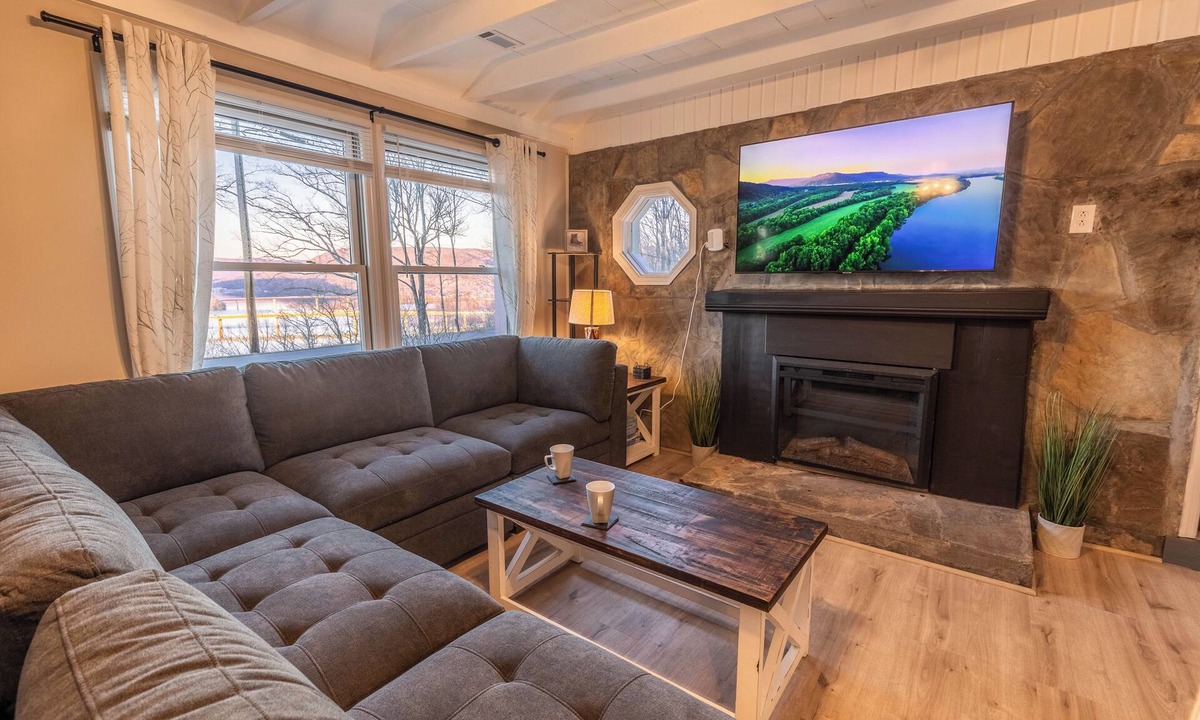 South Pittsburg House | Overlooks Nickajack Lake -Relaxing Getaway!