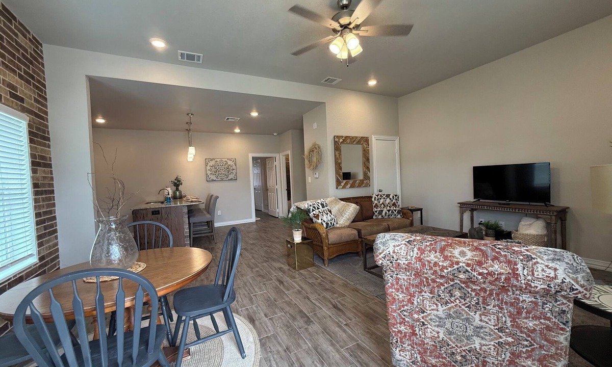 Temple House | Oversized 1BR/1BA home near Hospital in Temple, TX NEW CONSTRUCTION - monthly!