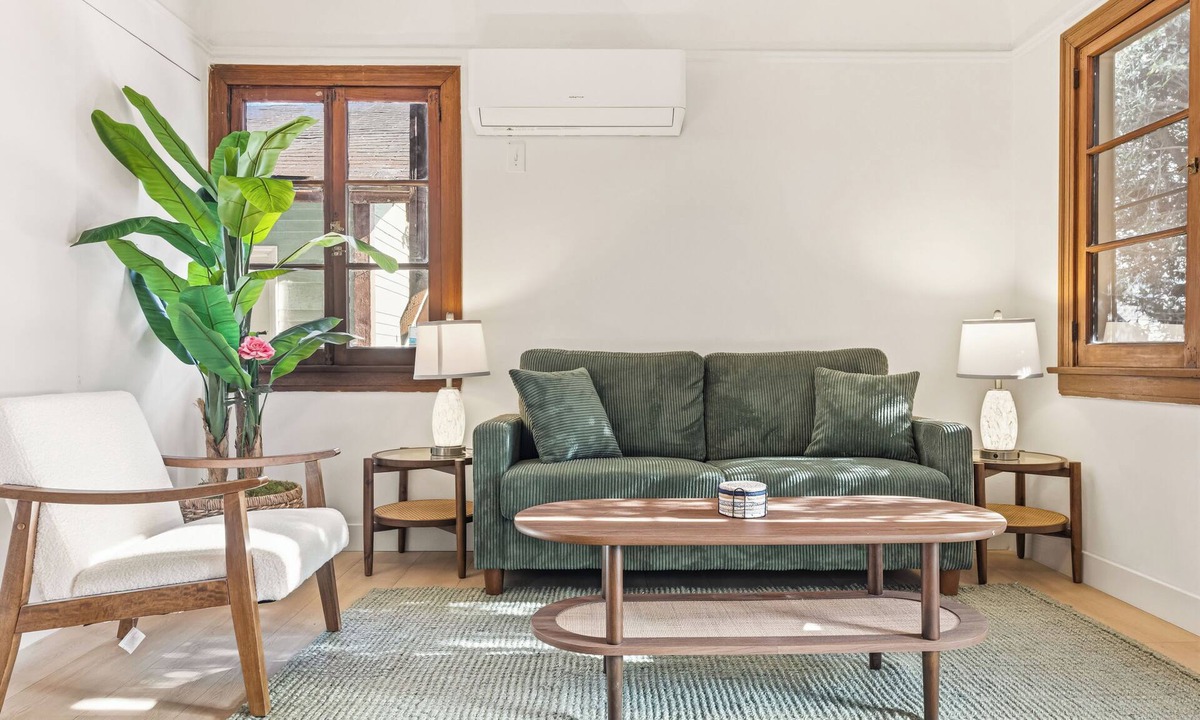 Eastside Apartment | Oversized Furnished 1BR in Rose Park with King Bed, W/D & Parking