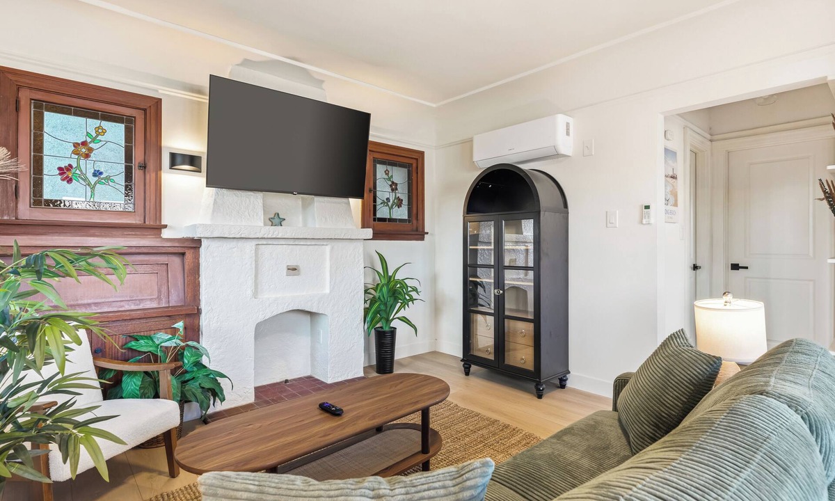 Eastside Apartment | Oversized Furnished 1BR in Rose Park with King Bed, W/D & Parking