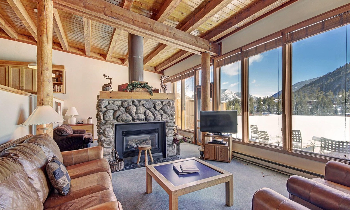 Keystone Condo | Oversized Mtn Condo on Snake River, Shuttle to Slopes, Pool & Hot Tub Access