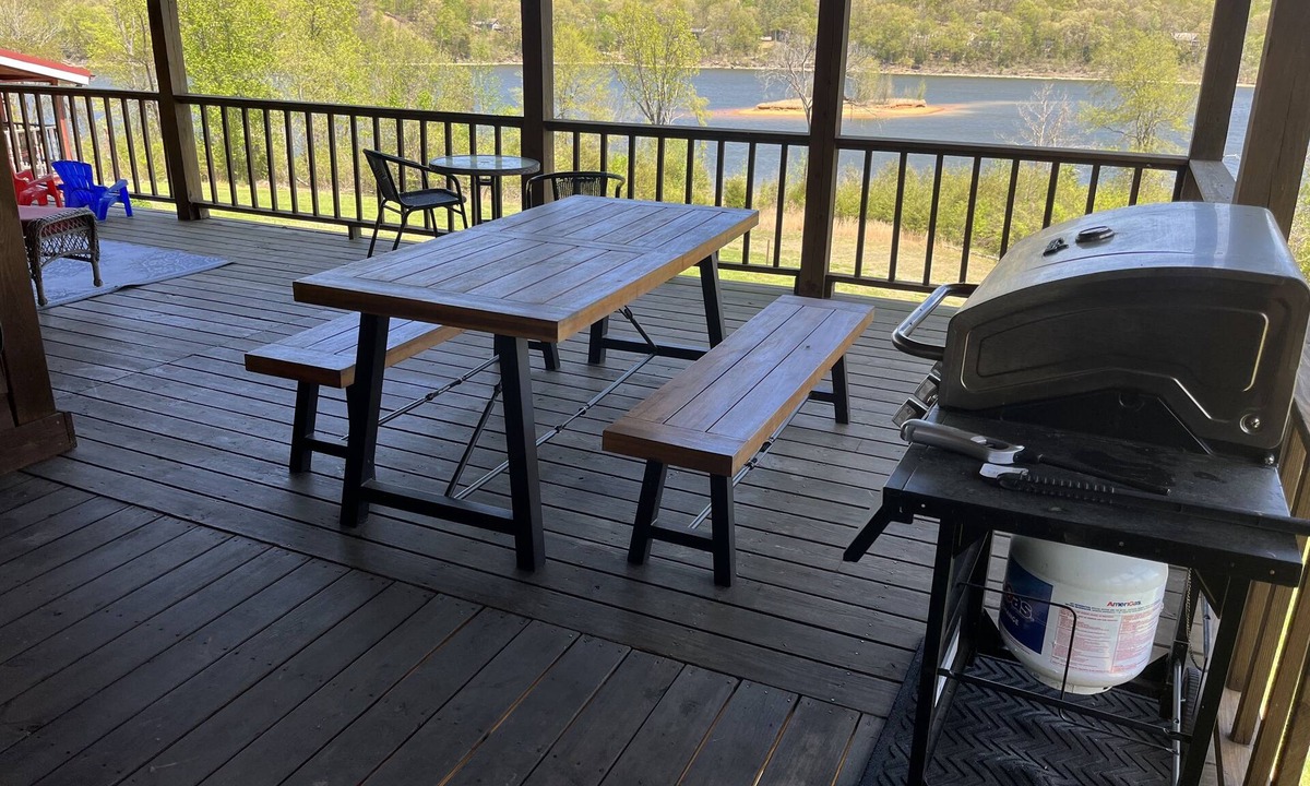 Lindseyville House | OVERSIZED PORCH, LAKE FRONT, Mammoth Cave, Fast WiFi, Firepit, hiking
