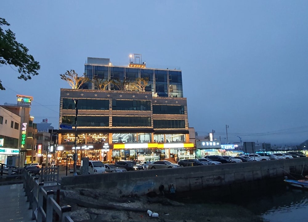 Sacheon Hotel | Owl Hotel