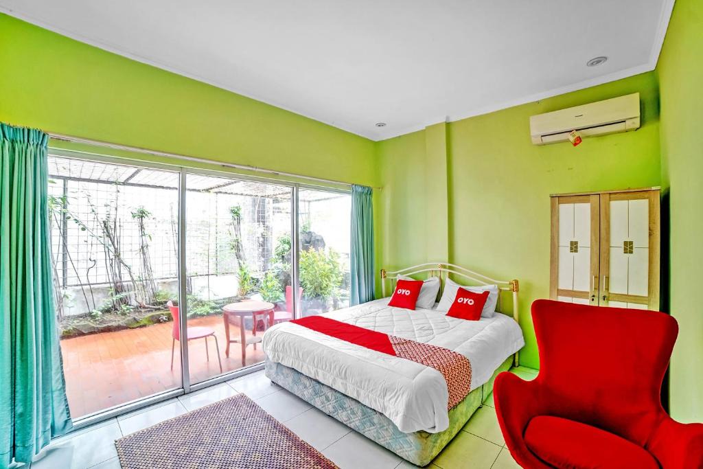 Medan Hotel | OYO Flagship 90759 Beatrix Apartment