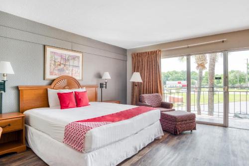 Fort King District Hotel | OYO Hotel Mustang Silver Spring FL