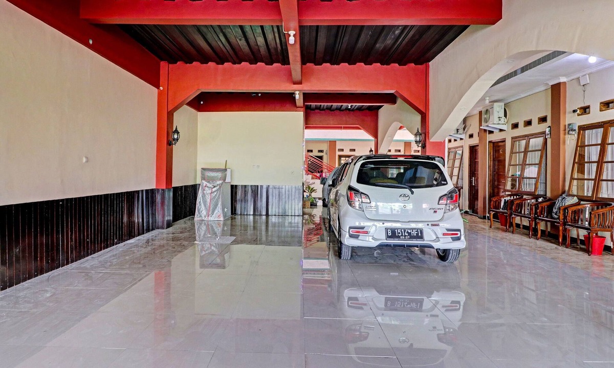 Sumedang Hotel | OYO Life 91480 Putridapisa Syariah