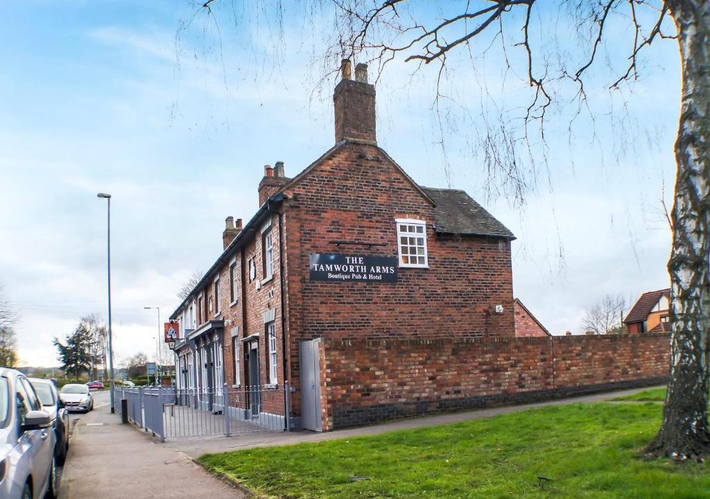 Tamworth Hotel | OYO Tamworth Arms Boutique Pub & Hotel