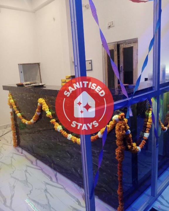 Auraiya Hotel | OYO The Bluemoon