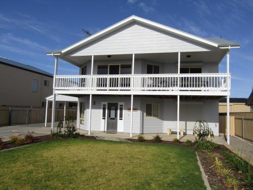 Dalrymple House | Oyster Views