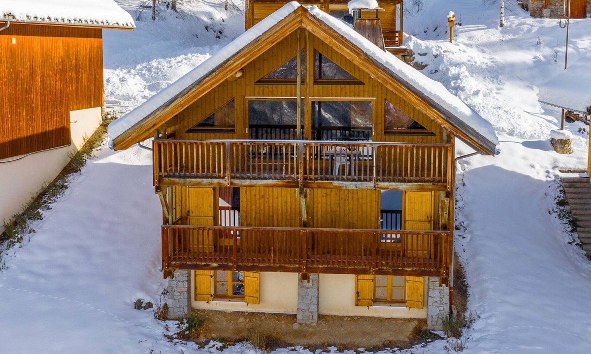 Oz-en-Oisans House | Oz/Alpe d'Huez 150m slopes, up to 18pers, Jacuzzi, en-suite bedrooms