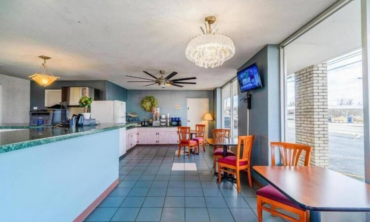 Mountain View Hotel | OZARK JUNCTION INN