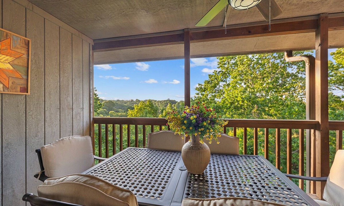 Notch Estates Condo | Ozark Mountain Lake Home