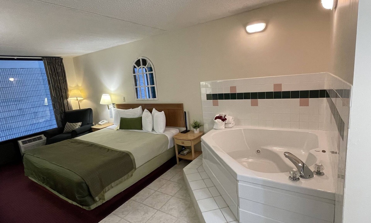 Branson Theater District Hotel | Ozark Valley Lodge