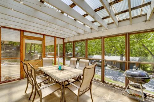 Lost Bridge Village House | Ozarks Family Retreat w/Beaver Lake Access!