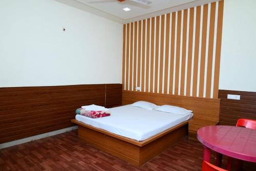 Pune Hotel | P P Lodging