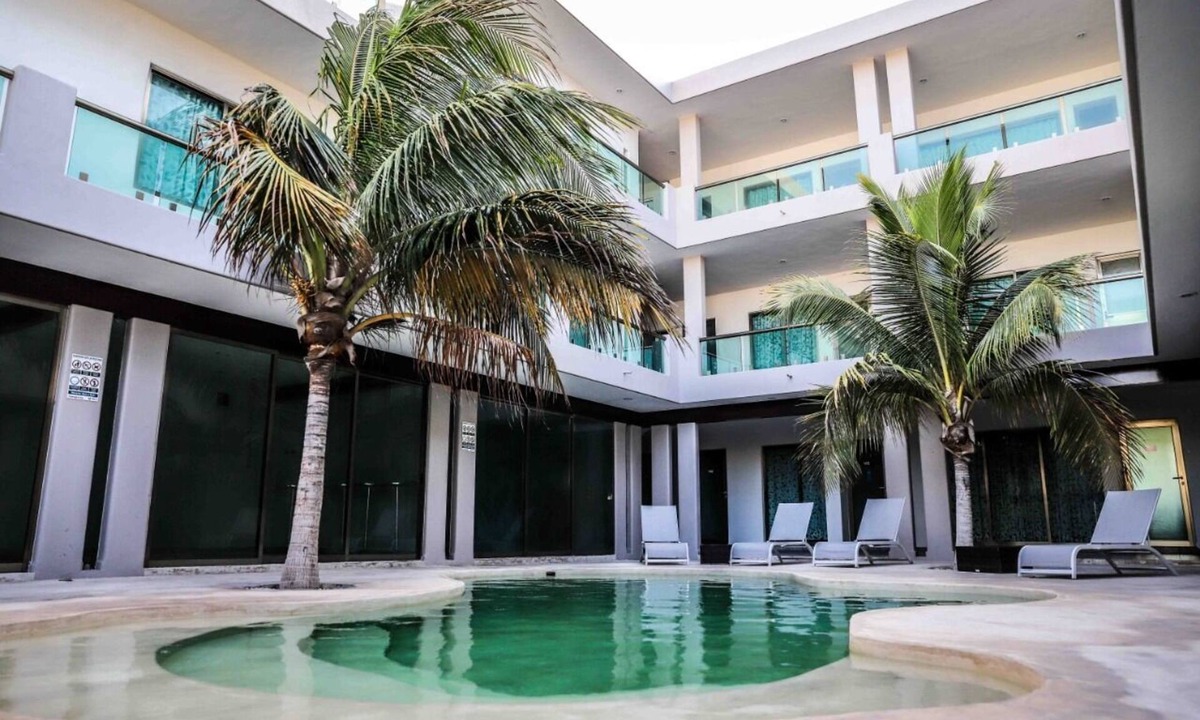 Merida Hotel | Pacífico hotel a pocos pasos del Malecón de Progreso.