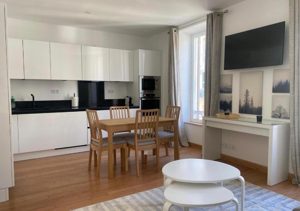 Vernier Apartment | PACA01