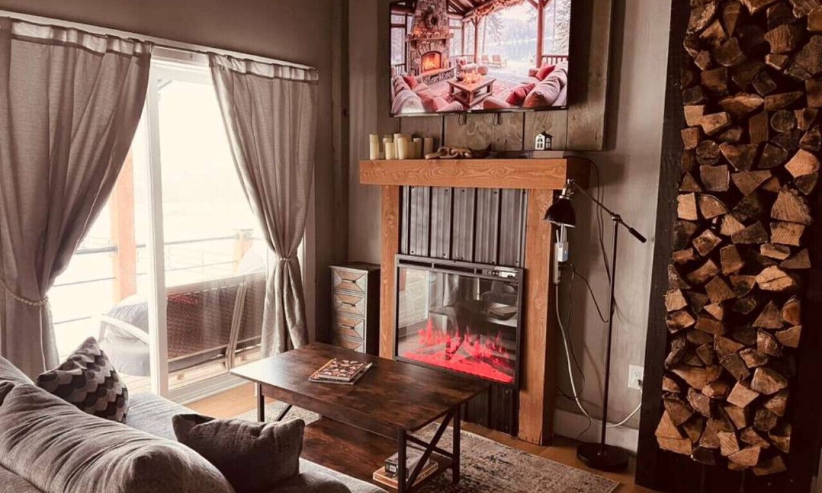 Pine Grove Apartment | Paceful & Stylish Rural Retreat
