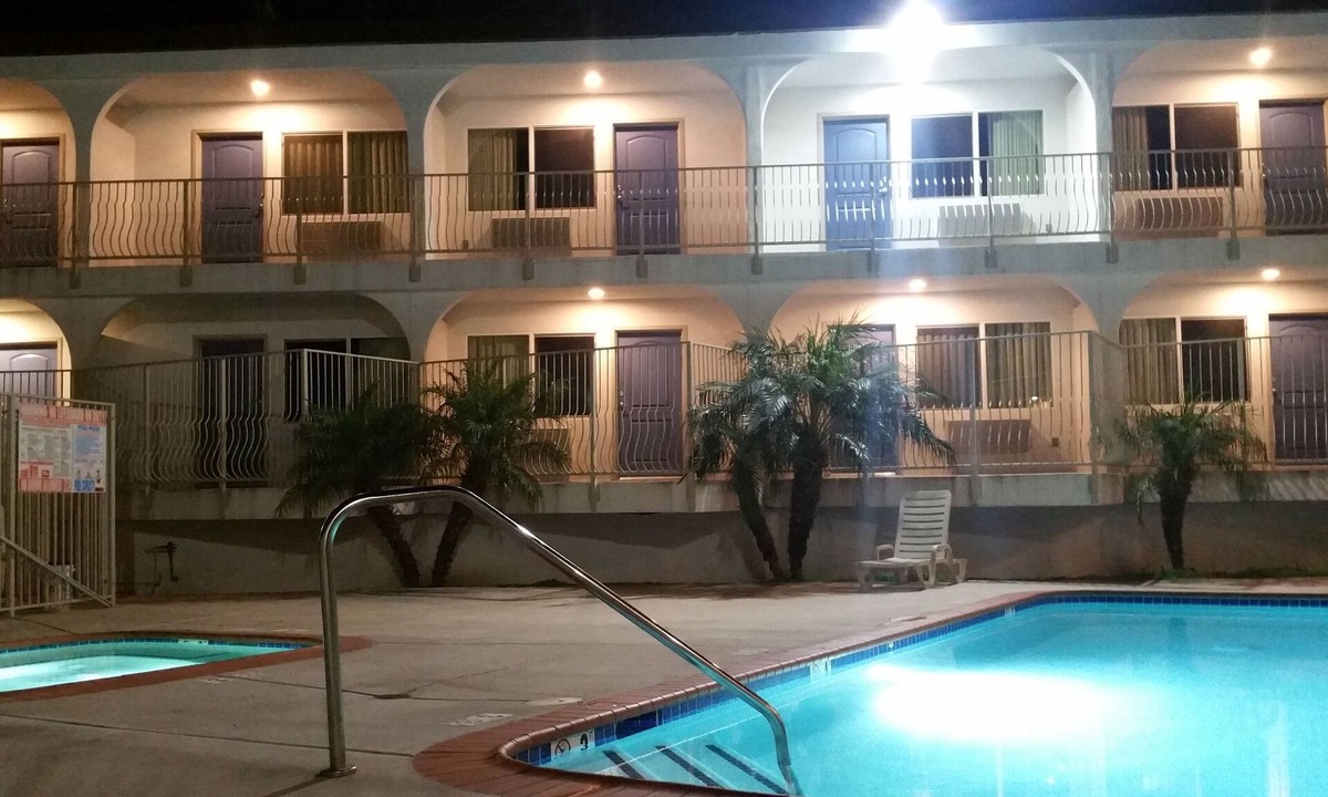 Townsite Hotel | Pacific Inn
