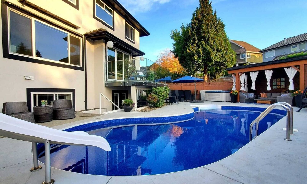 Cloverdale House | Pacific Paradise on the West Coast