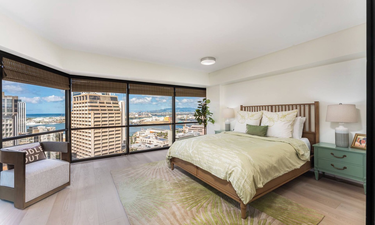 Downtown Honolulu Condo | 🌺 Pacific Skyline Hideout | Ocean & Harbor Views + Free Parking