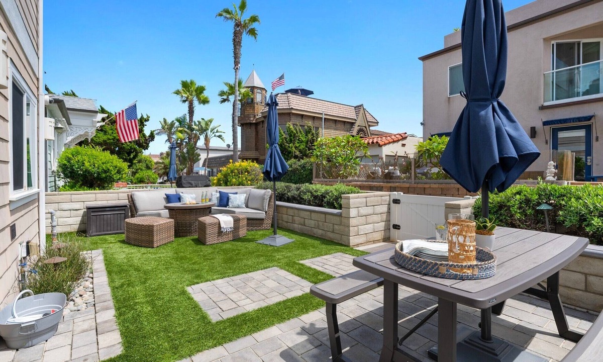 South Mission Beach House | Pacific Surf | 3BD Steps from Mission Beach