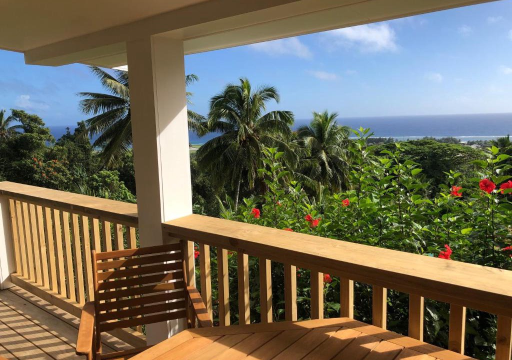 Nikao Tapere House | Pacific views, tranquil location, large home Navy House 2