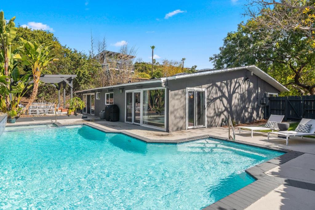 Pacific Beach House | Pacifica Charms