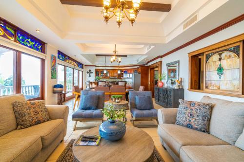 Manuel Antonio Villa | Pacifico Colonial Condominiums