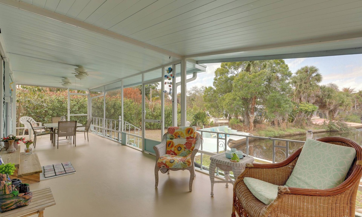 Stuart House | Paddle on the River! Waterfront Retreat in Stuart