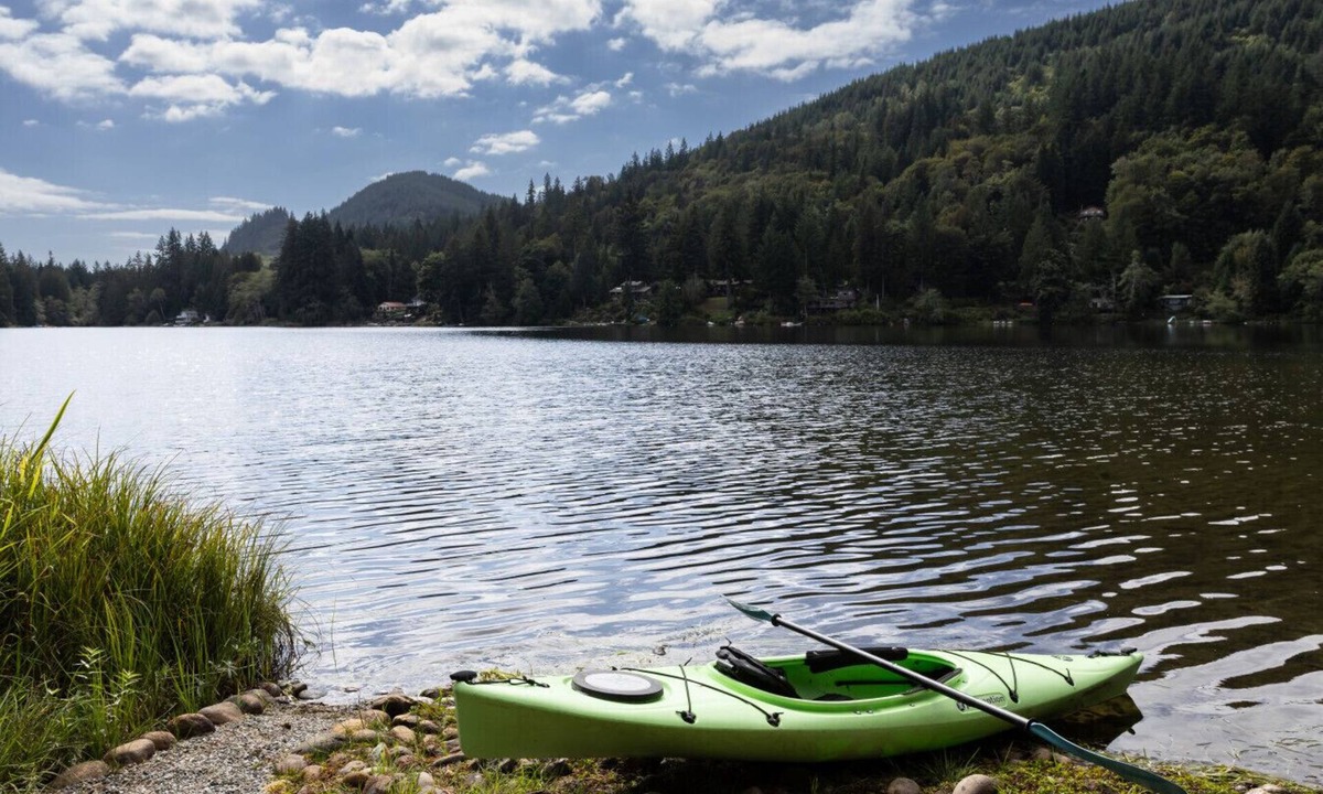 Sedro-Woolley House | Paddle, Sauna, Relax—Lakefront!