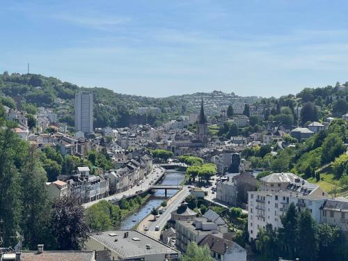 Tulle Apartment | Paisible Eden standing Terrasse - Magnifique Vue - Esprit nature en pleine ville
