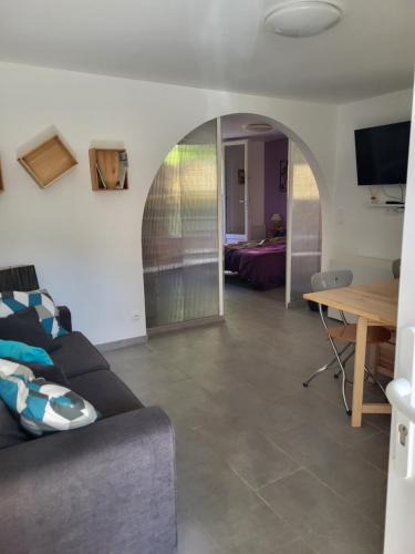 Beziers Apartment | Paisible T2 climatisé avec jardinet