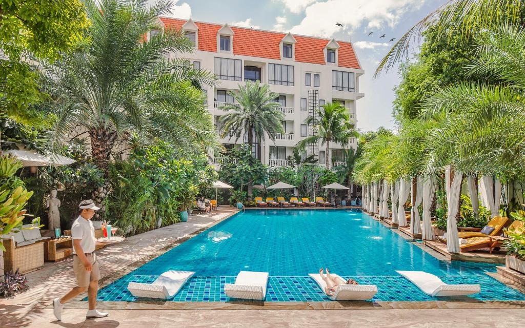 Daun Penh Hotel | Palace Gate Hotel & Resort by EHM