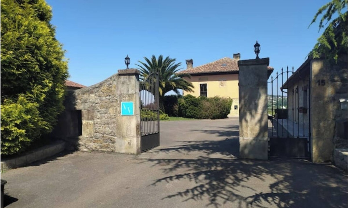 Granda (Siero) House | Palacio Marques Vega de Anzo (country villa 17th century)