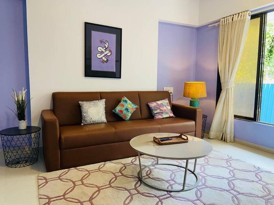 Khar Apartment | Pali Carters Building 101, 20th Road, Khar West by Connekt Homes
