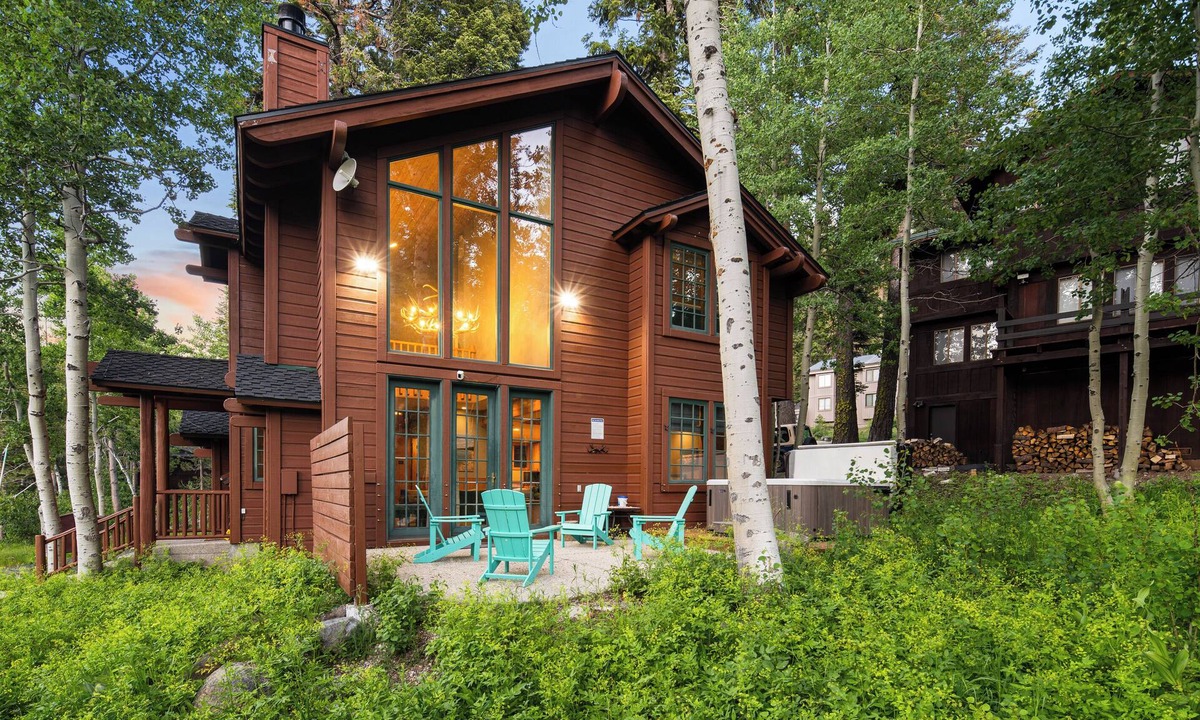 Olympic Valley Cabin | Palisades Cabin Retreat | Hot Tub A/C EV Views