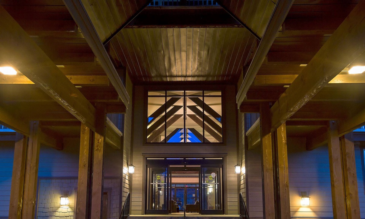 Golden Cabin | Palliser Lodge