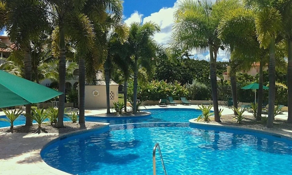 Mount Standfast Condo | Palm Breeze Condo, Sugar Hill near Holetown - Beach Club Membership