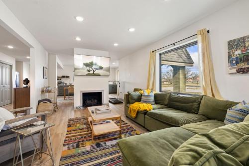 Springdale House | Palm Pool House-Pool-IN Downtown-Walk Everywhere