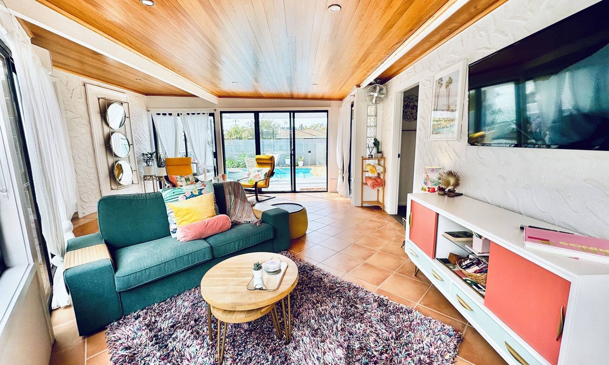 Coffs Harbour Villa | PALM SPRINGS – 2 BED + POOL – COFFS HABOUR