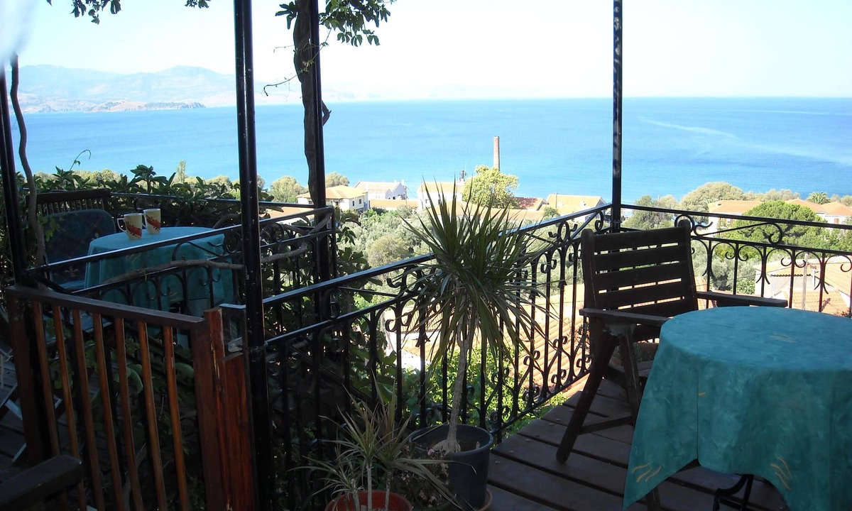 Mithimna Apartment | Palm Tree Apartment 2 Central Molivos apartment with panoramic views