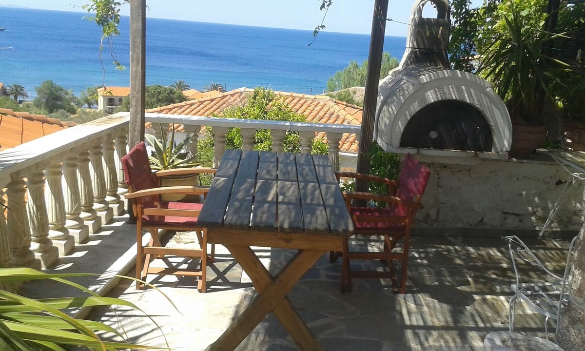 Mithimna Apartment | Palm Tree Apartment Central Molivos apartment with panoramic views