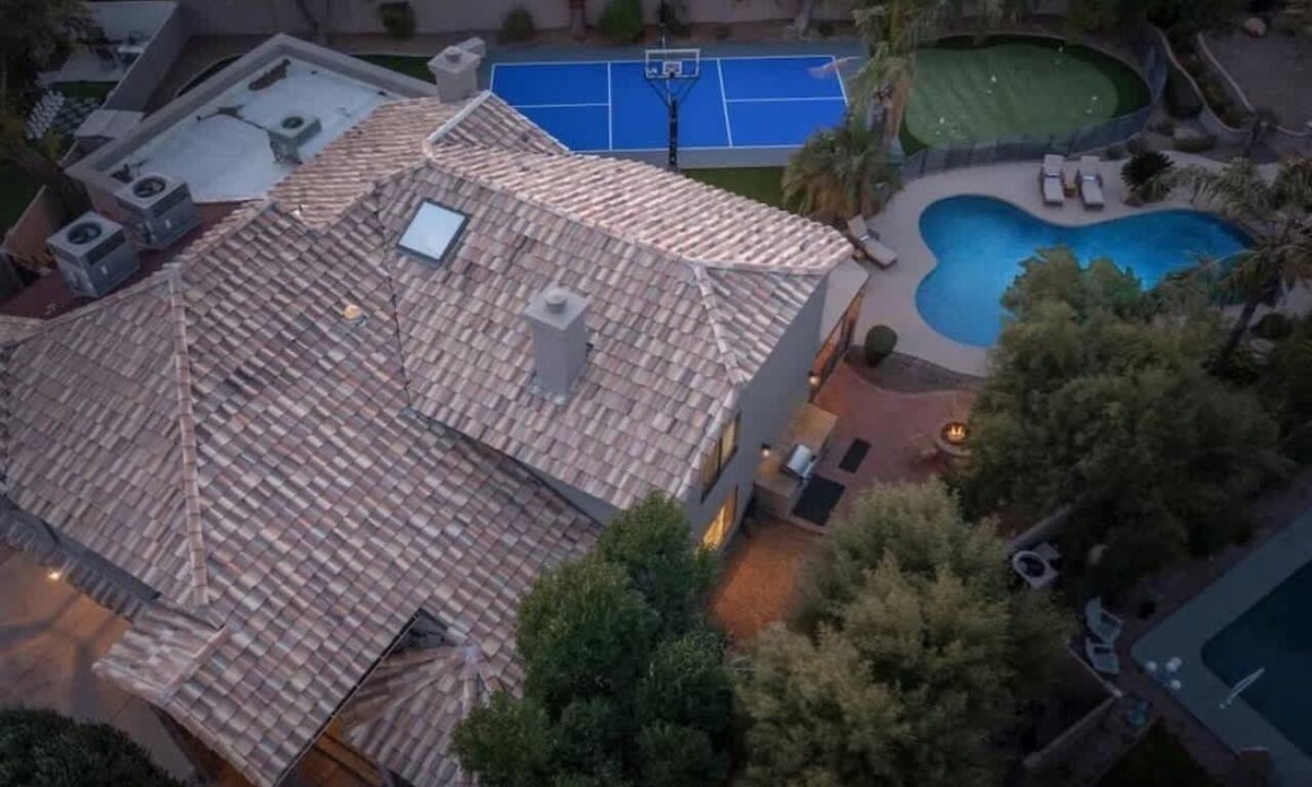 Paradise Valley Village Villa | Palm Tree ParadiseSportcourtPutting GreenTetherballGame RoomHeated PoolSpa