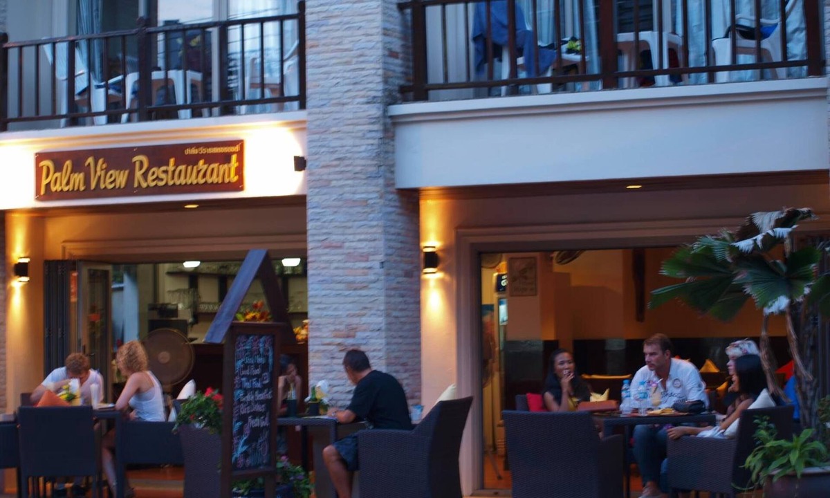Nanai Road Hotel | Palmview Resort