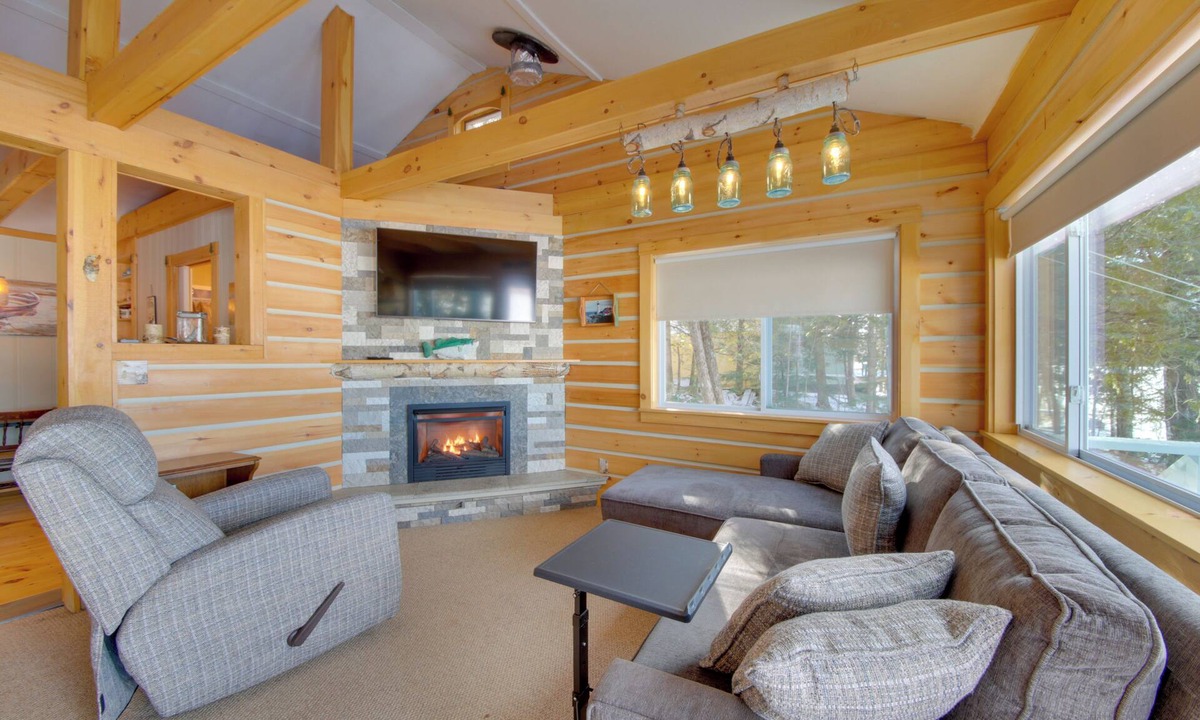 Palmyra Cottage | Palmyra Cottage w/ Deck on Whites Pond!