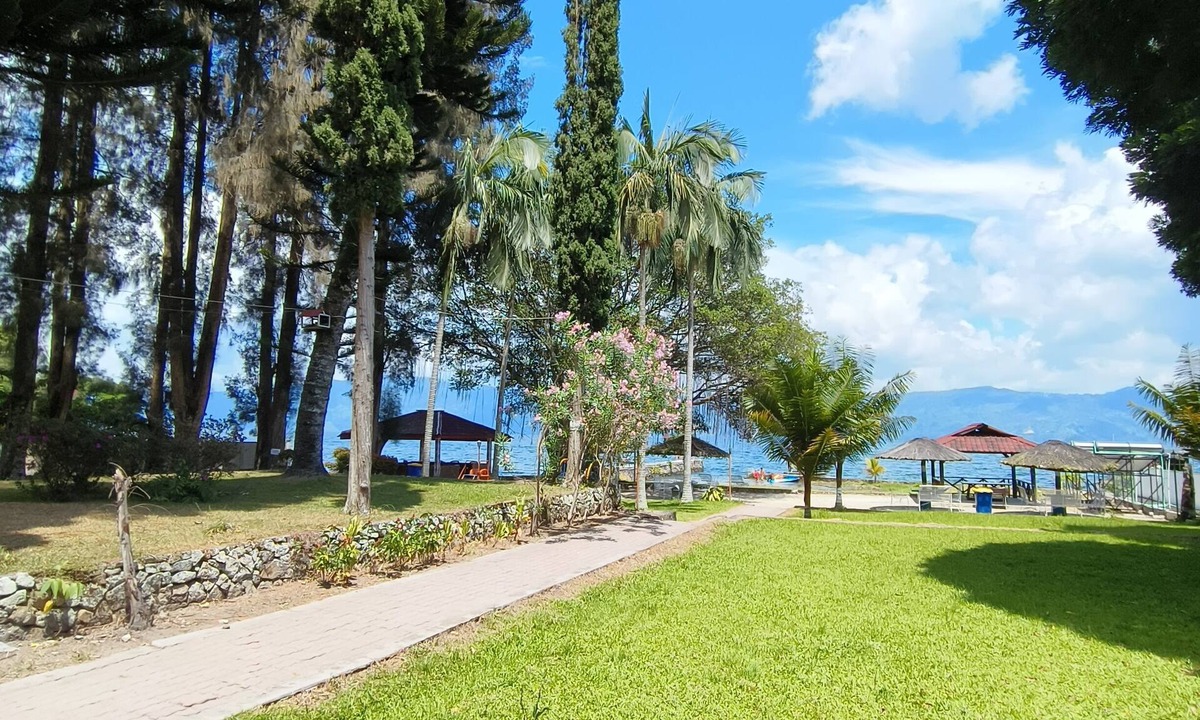 Tuk Tuk Hotel | Pandu Lakeside Hotel Tuktuk