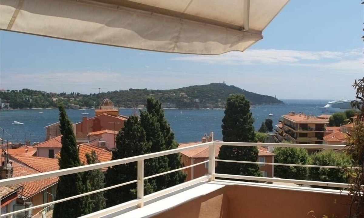 Villefranche-sur-Mer Apartment | Panoramic seaview terrace overlooking Villefranche/Mer Old Town 10min walk Beach
