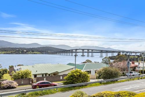 Rosny House | Panorama Bridge Views